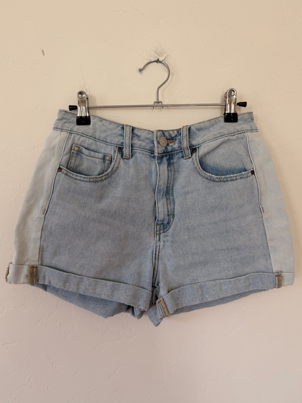 Pacsun Light Wash Denim Mom Shorts Size 26